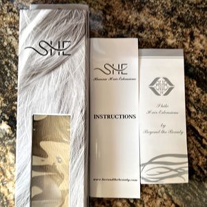 NEW never removed from box. Remy human hair.